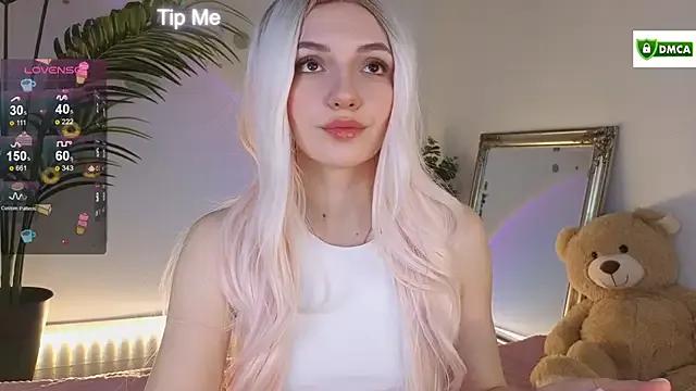 StripChat cute_cake is Private cute_cake — oil on pussy