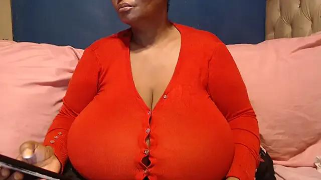 Freechat CUTEFIRMMELONSS on StripChat