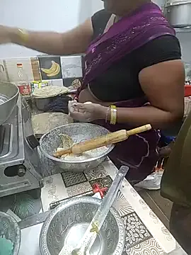 Offline Desicouple1706 on StripChat