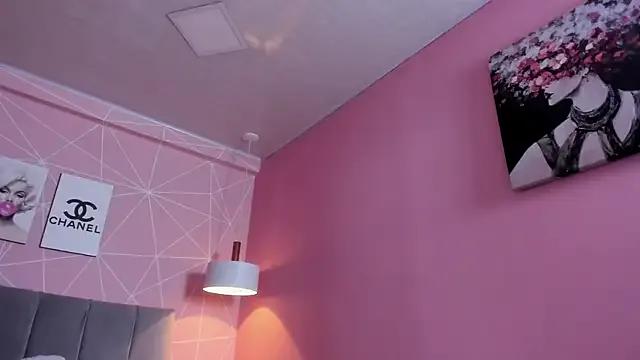 dolly_zoe on StripChat 