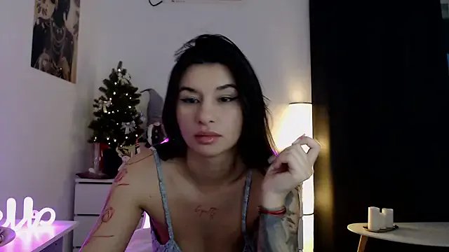 DramaQueen__ on StripChat