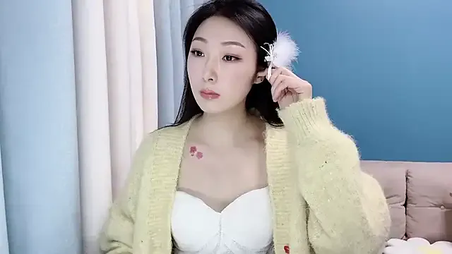 Offline ella55-- on StripChat