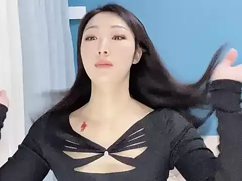 Offline ella55-- on StripChat