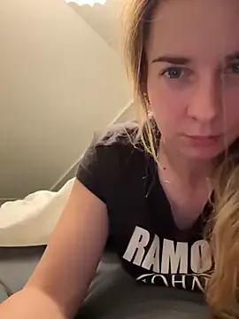 StripChat ellieen is Private ellieen — Dildo blowjob