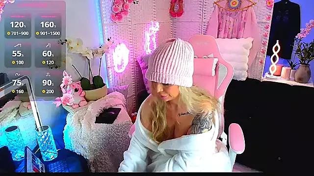 Freechat EllieKarrX on StripChat