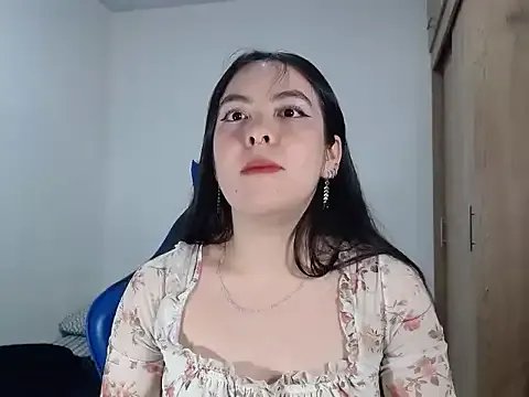 EloiseJun on StripChat