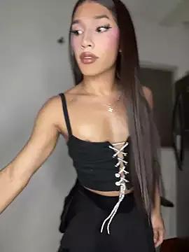 Freechat Emaa- on StripChat