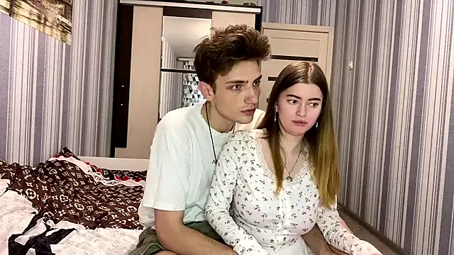 Offline EmiliaCouple on StripChat