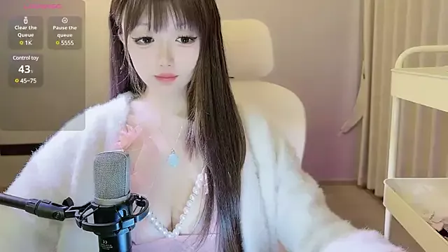 eveminii on StripChat