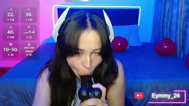 Eymmy_24 on StripChat