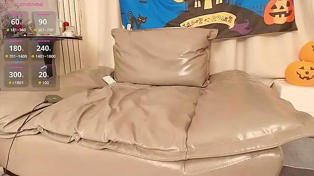 Freechat fox-yiyi on StripChat