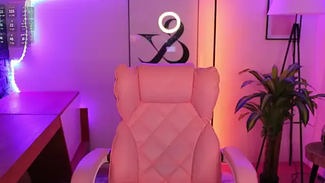 Offline Hailey_Green on StripChat