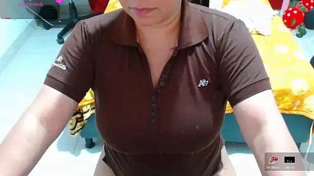 Freechat hiilarybrown on StripChat