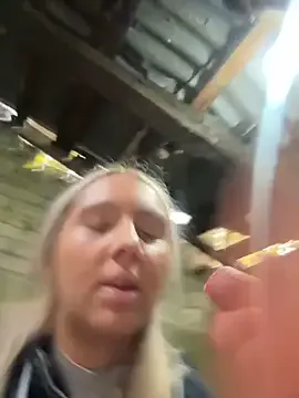 Offline hotamanda01 on StripChat