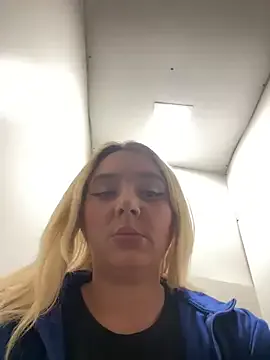 Offline hotamanda01 on StripChat