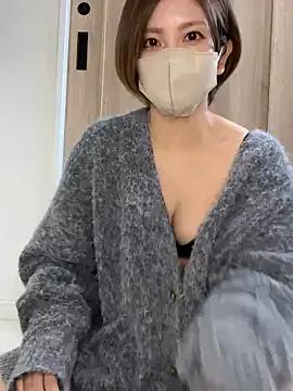 Group Io_chaaan_xxx on StripChat