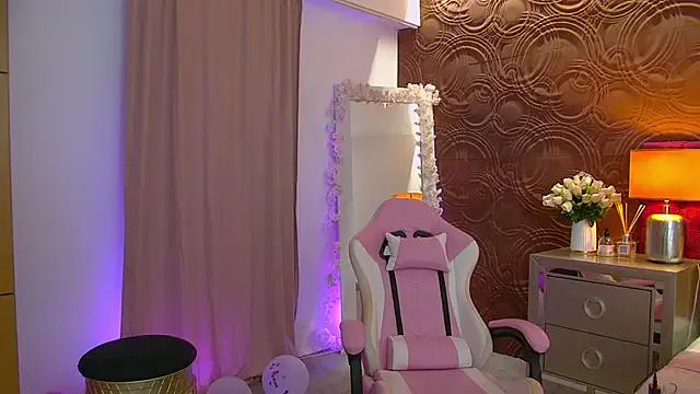 IrisMonn on StripChat 