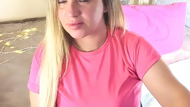 Offline JuicyMillena on StripChat