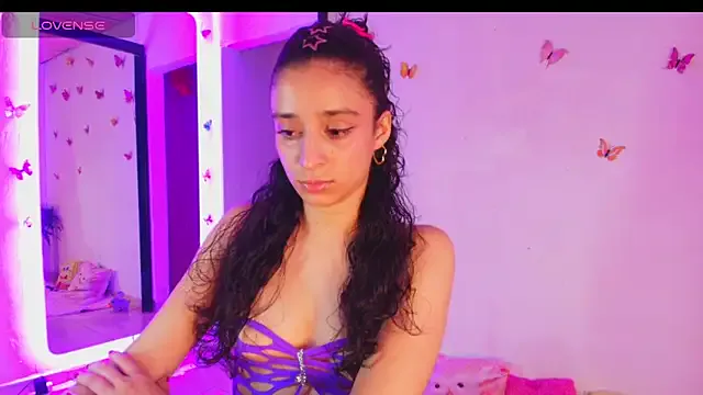 Offline Juliet_10 on StripChat