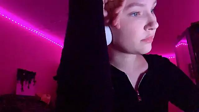 Freechat KarinRobertson on StripChat