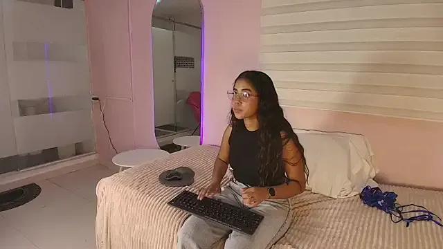 keila_hott20 — spank ass x 10 in doggy position