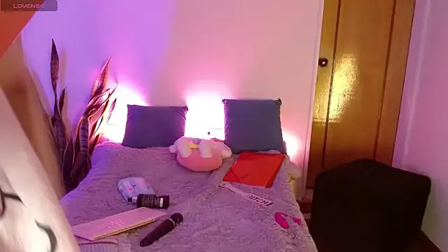 kittycatw on StripChat 