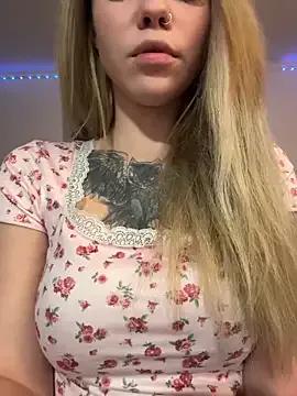 KittyMissyX —  Christmas gift: an Apple MacBook! 