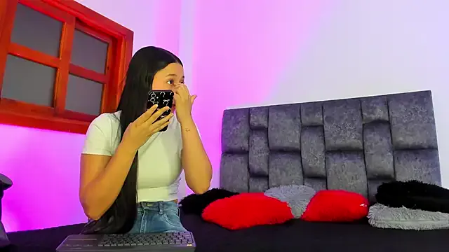 kittymonroe1 on StripChat