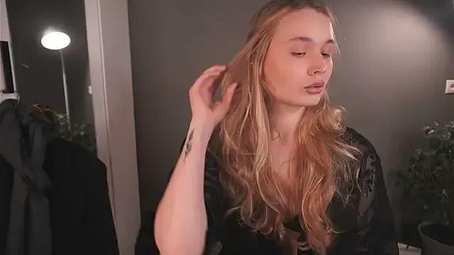 StripChat lisa_schiele is Freechat lisa_schiele — take off bra & drool on breasts ..