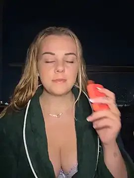 Lisaxtra — Show boobs