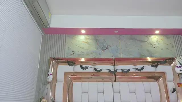 littleebonymommy on StripChat 