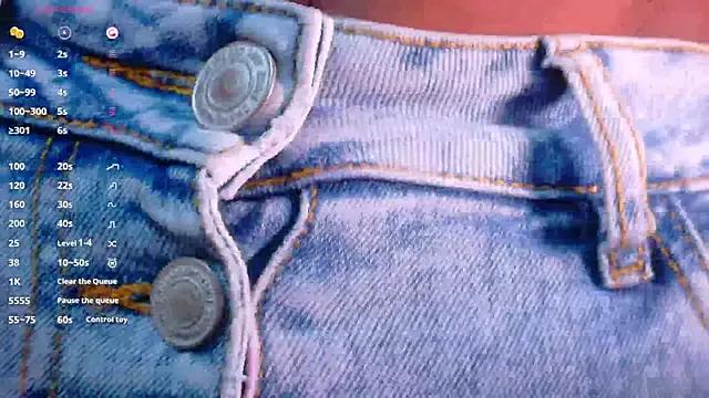 littleebonymommy on StripChat 