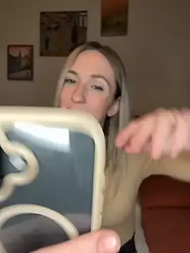 lola_tentatiion on StripChat