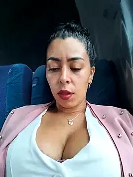 StripChat Luianna is Freechat Luianna — Make me hot in public