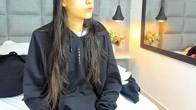 Freechat Luna_Bella3 on StripChat