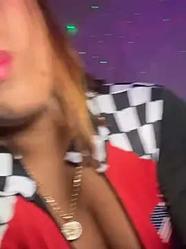 Offline LunaGates on StripChat