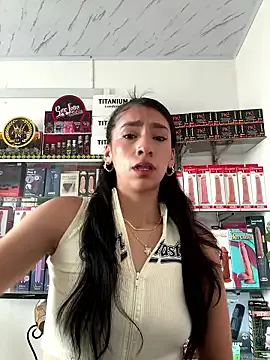 Offline lunaluxury22 on StripChat