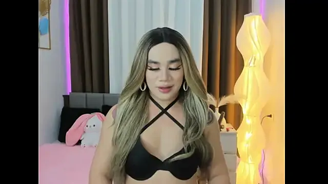 Offline Malia_Nicole on StripChat