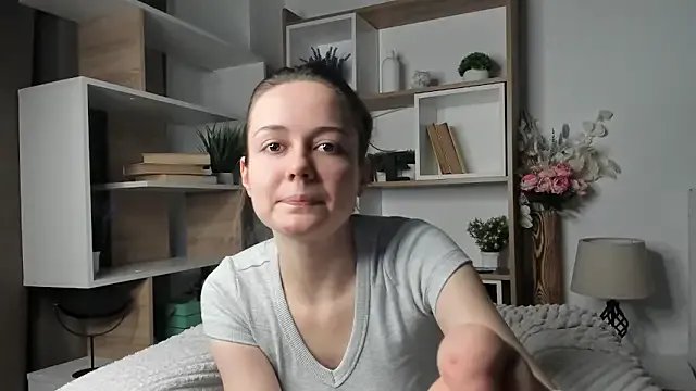 MalvinaTrafford — Squeeze tits close to u slowly