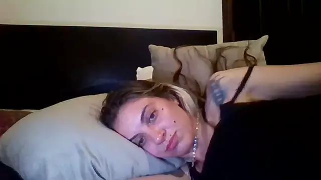 Freechat mariecam420 on StripChat