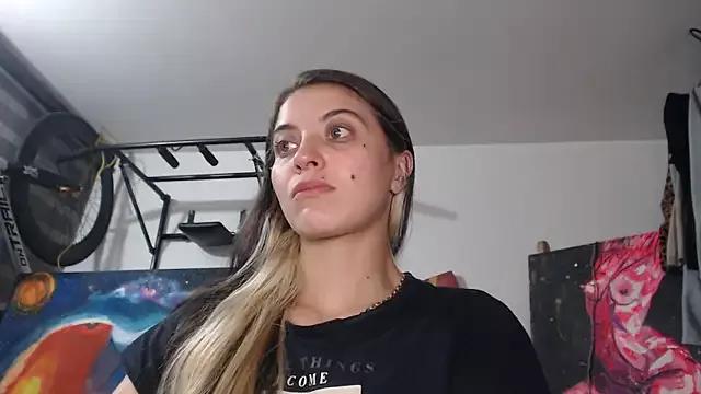 Freechat mariecam420 on StripChat