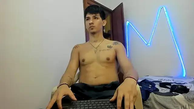 StripChat MasterSEX420 is Freechat MasterSEX420 — cock spit into your mouth