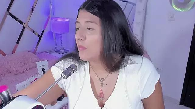 Freechat megann__up on StripChat