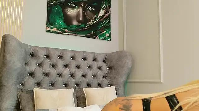 Freechat MeganXDesire on StripChat