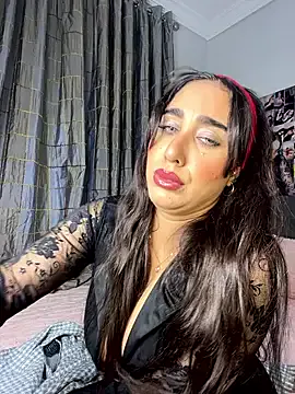 Offline Meryem_Queen on StripChat