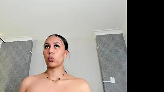 Freechat MiilaBlake on StripChat