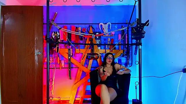 Misstresss_aurora_bdsm — show tits public