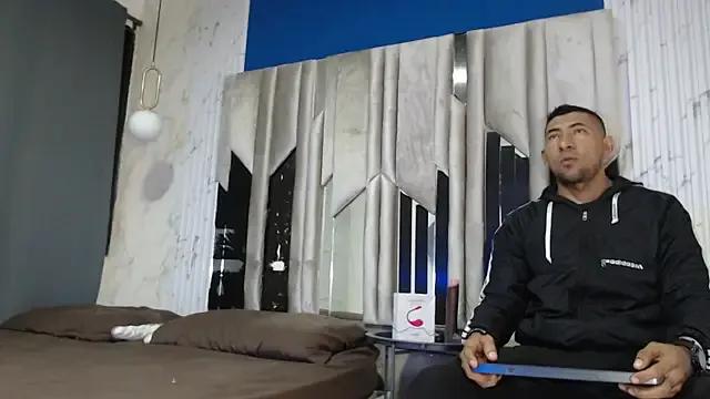 StripChat Morganandmegan is Freechat Morganandmegan — Slow and passionate kiss