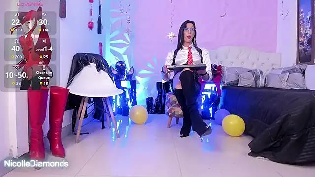 Freechat NicolleDiamonds_cg on StripChat