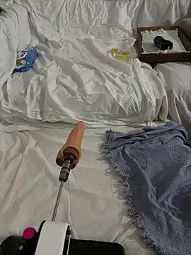 Freechat Ozge-SluttyScream69 on StripChat